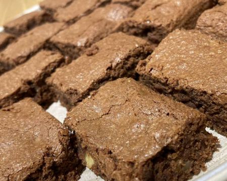 Домашно брауни с орехи на хапки
